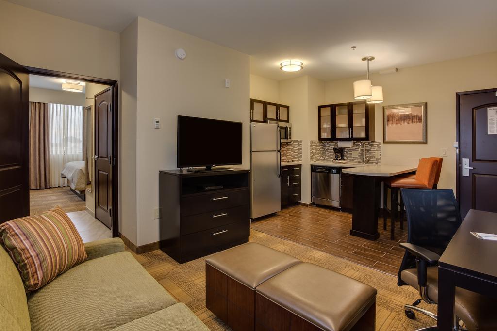 Staybridge Suites Dearborn By Ihg Ngoại thất bức ảnh